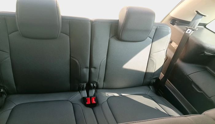 2017 Tata Hexa XTA 4X2 7 STR, Diesel, Automatic, 1,17,561 km, interior