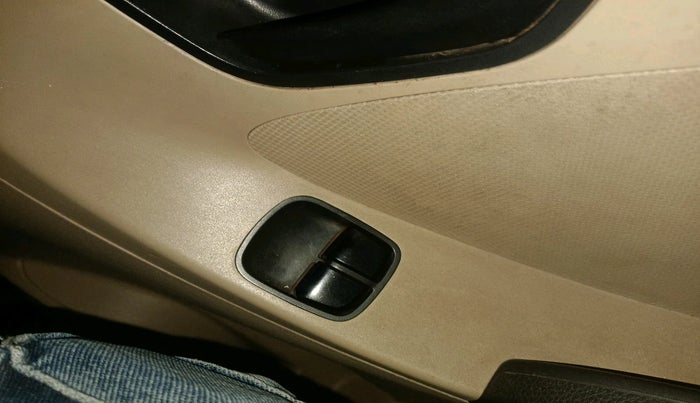 2016 Hyundai Eon ERA +, Petrol, Manual, 70,378 km, interior