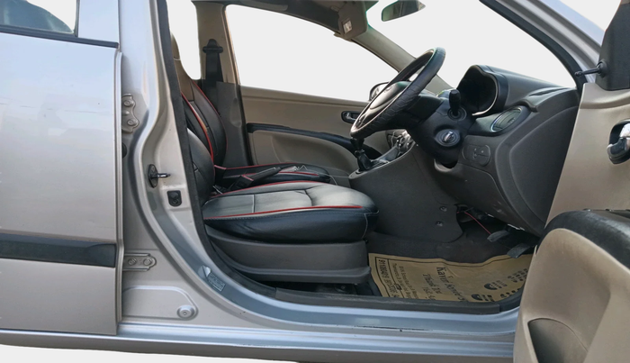 2014 Hyundai i10 SPORTZ 1.1, Petrol, Manual, 1,02,993 km, interior