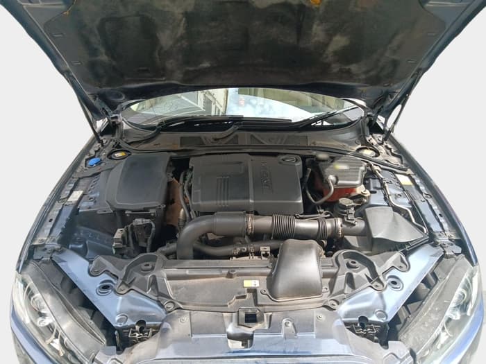 2015 Jaguar XF 2.2 DIESEL LUXURY, Diesel, Automatic, 99,700 km, exterior