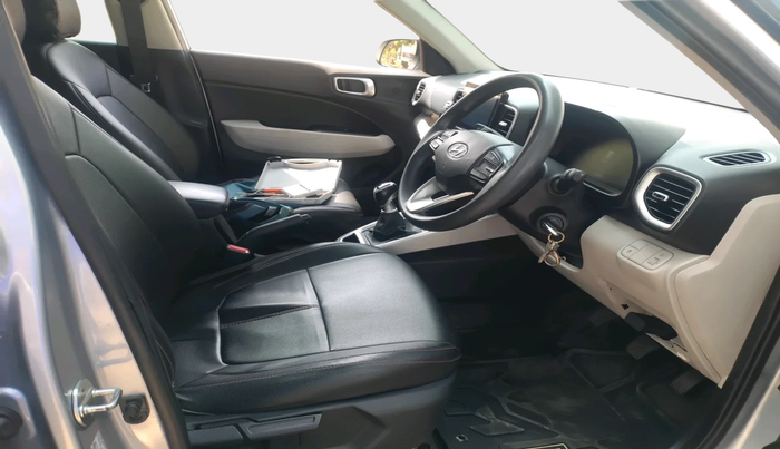 2022 Hyundai VENUE S PLUS 1.5 CRDI, Diesel, Manual, 1,08,399 km, interior