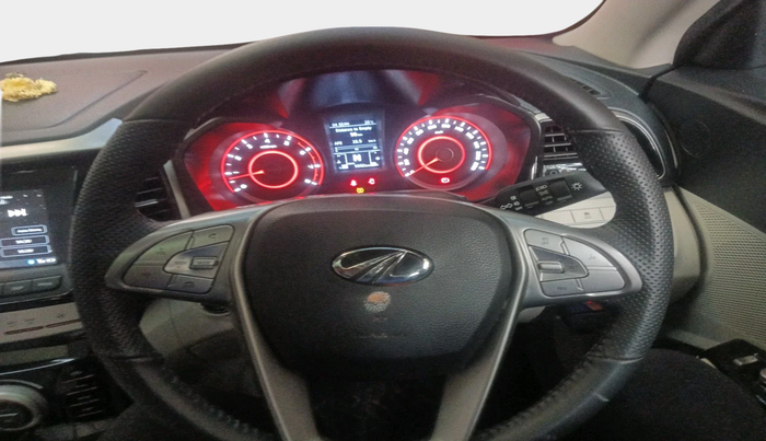 2022 Mahindra XUV300 W8 (O) 1.2 PETROL, Petrol, Manual, 9,992 km, interior