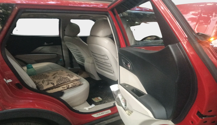 2022 Mahindra XUV300 W8 (O) 1.2 PETROL, Petrol, Manual, 9,992 km, interior