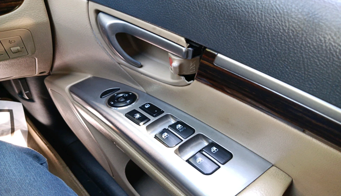 2012 Hyundai Santa Fe 4 WD AT, Diesel, Automatic, 1,71,670 km, interior