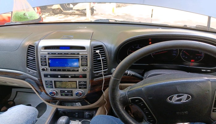 2012 Hyundai Santa Fe 4 WD AT, Diesel, Automatic, 1,71,670 km, interior