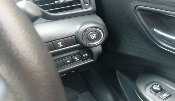 2024 Maruti Swift ZXi AMT, Petrol, Automatic, 2,430 km, interior