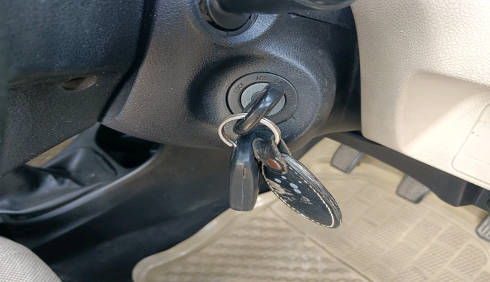 2013 Toyota Etios Liva V, Petrol, Manual, 98,759 km, interior