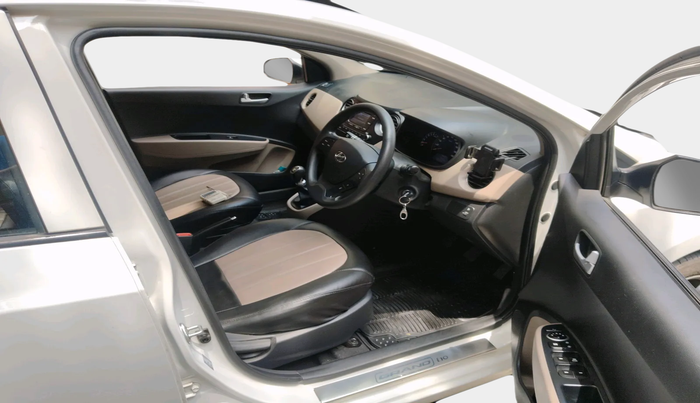 2016 Hyundai Grand i10 SPORTZ 1.2 KAPPA VTVT, Petrol, Manual, 39,372 km, interior