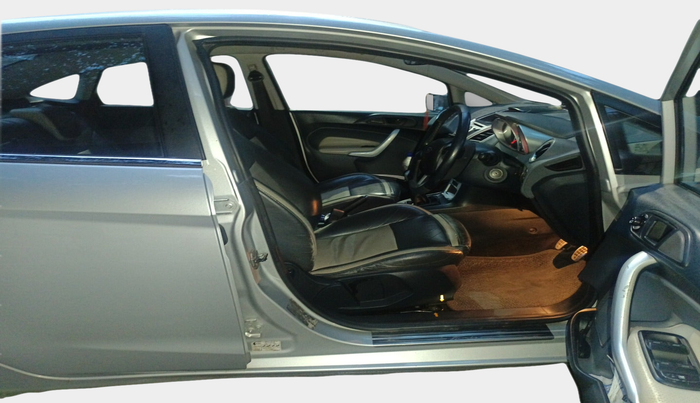 2011 Ford Fiesta TITANIUM PETROL, Petrol, Manual, 1,47,599 km, interior
