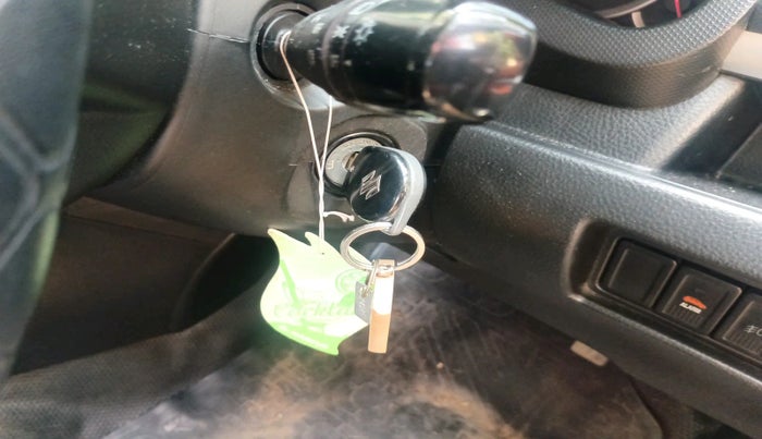 2013 Maruti Swift VXI, Petrol, Manual, 1,61,622 km, interior