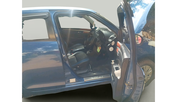 2013 Maruti Swift VXI, Petrol, Manual, 1,61,622 km, interior