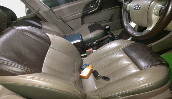 2012 Mahindra XUV500 W8, Diesel, Manual, 1,35,813 km, interior