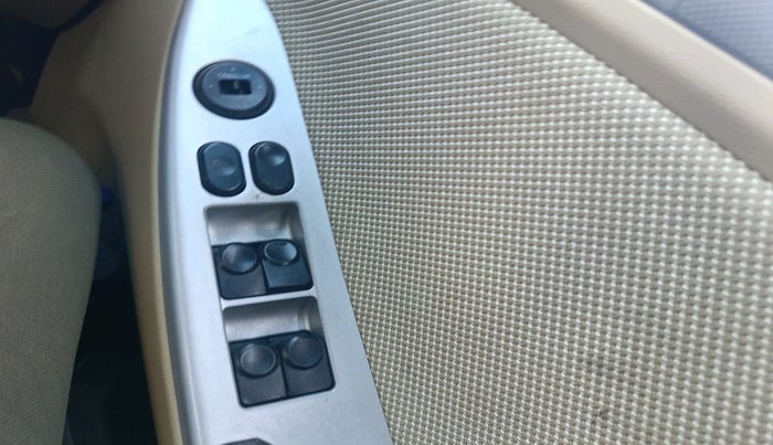 2013 Hyundai Verna FLUIDIC 1.4 CRDI, Diesel, Manual, 1,55,587 km, interior