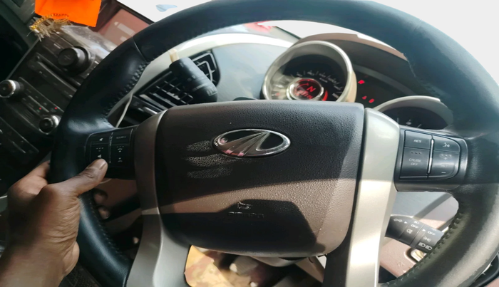 2011 Mahindra XUV500 W8, Diesel, Manual, 1,43,114 km, interior