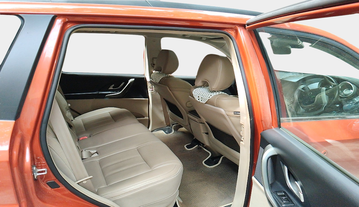 2016 Mahindra XUV500 W10, Diesel, Manual, 98,338 km, interior