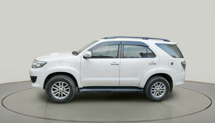 2013 Toyota Fortuner 3.0 4X2 AT, Diesel, Automatic, 1,28,966 km, exterior