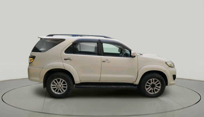 2013 Toyota Fortuner 3.0 4X2 AT, Diesel, Automatic, 1,28,966 km, exterior