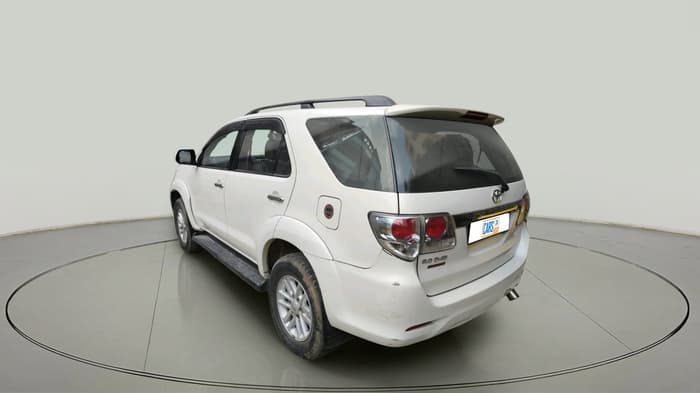 2013 Toyota Fortuner 3.0 4X2 AT, Diesel, Automatic, 1,28,966 km, exterior