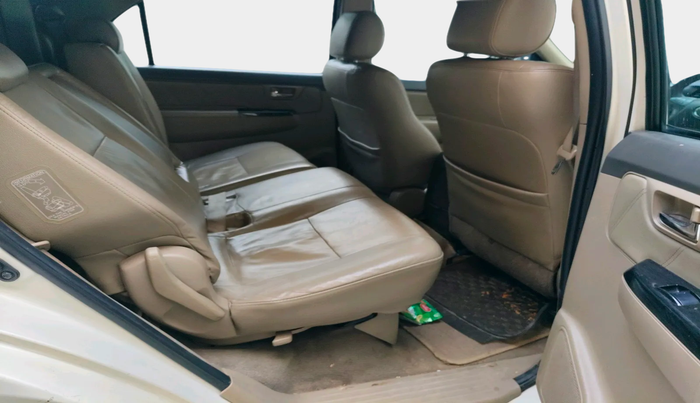 2013 Toyota Fortuner 3.0 4X2 AT, Diesel, Automatic, 1,28,966 km, interior