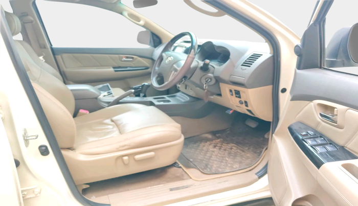 2013 Toyota Fortuner 3.0 4X2 AT, Diesel, Automatic, 1,28,966 km, interior