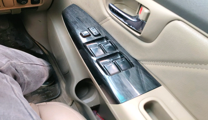 2013 Toyota Fortuner 3.0 4X2 AT, Diesel, Automatic, 1,28,966 km, interior