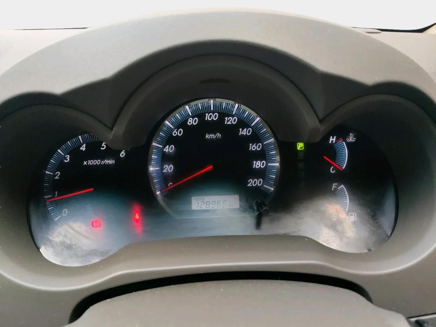 2013 Toyota Fortuner 3.0 4X2 AT, Diesel, Automatic, 1,28,966 km, interior