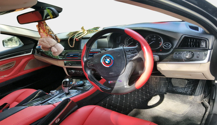 2011 BMW 5 Series 520D 2.0, Diesel, Automatic, 1,22,444 km, interior