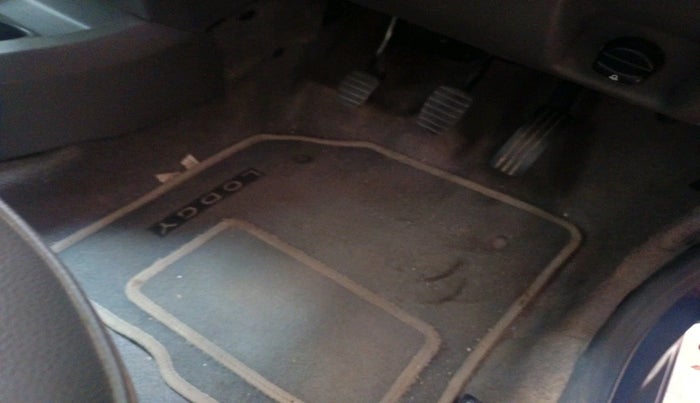 2015 Renault Lodgy 110 PS RXZ, Diesel, Manual, 45,947 km, interior