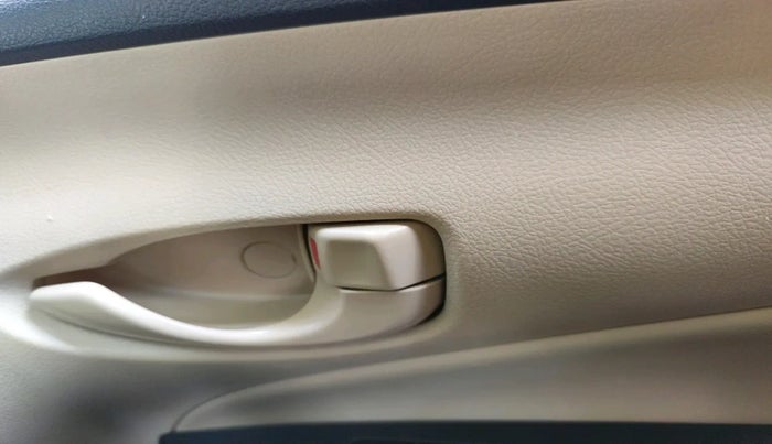 2018 Toyota YARIS J CVT, Petrol, Automatic, 50,239 km, interior