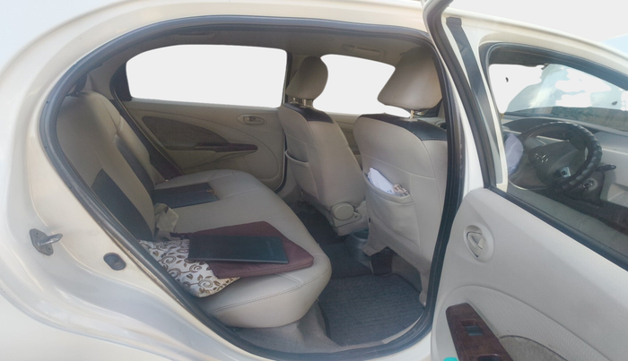 2013 Toyota Etios Liva V, Petrol, Manual, 80,182 km, interior