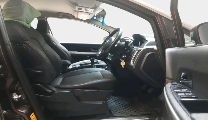 2017 Tata Hexa XT 4X2 6 STR, Diesel, Manual, 1,12,036 km, interior