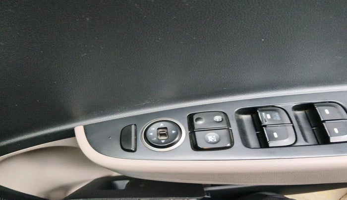 2018 Hyundai Grand i10 SPORTZ (O) AT 1.2 KAPPA VTVT, Petrol, Automatic, 32,870 km, interior