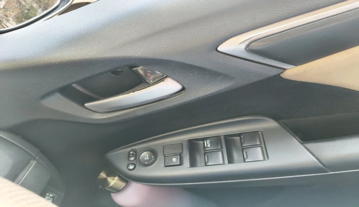 2016 Honda Jazz 1.2L I-VTEC V, Petrol, Manual, 1,19,743 km, interior