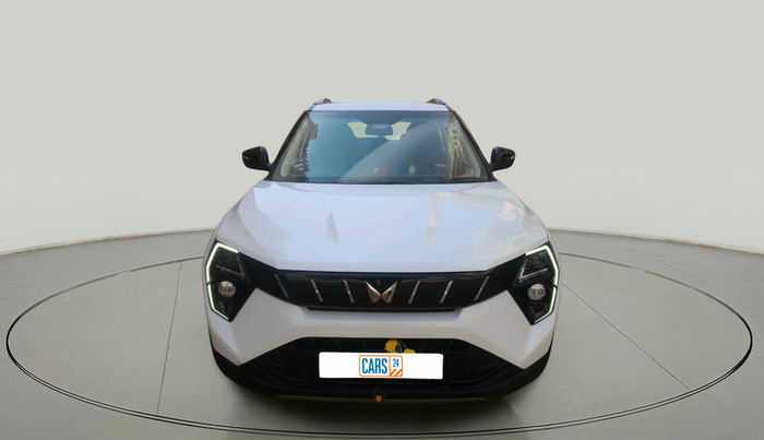 2024 Mahindra XUV 3XO AX5L 1.2 TGDi, Petrol, Manual, 5,531 km, exterior