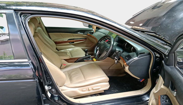 2013 Honda Accord 2.4L I-VTEC MT, Petrol, Manual, 1,18,037 km, interior