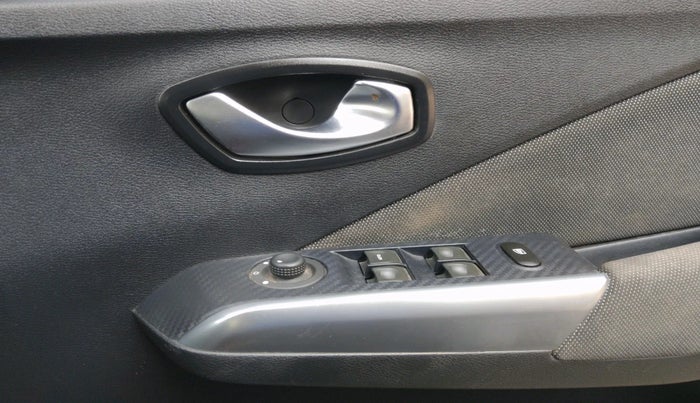 2019 Nissan Kicks XL 1.5, Petrol, Manual, 24,672 km, interior