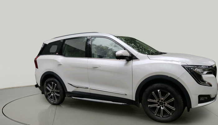 2022 Mahindra XUV700 AX 7 LUXURY D AT 7 STR, Diesel, Automatic, 28,172 km, exterior