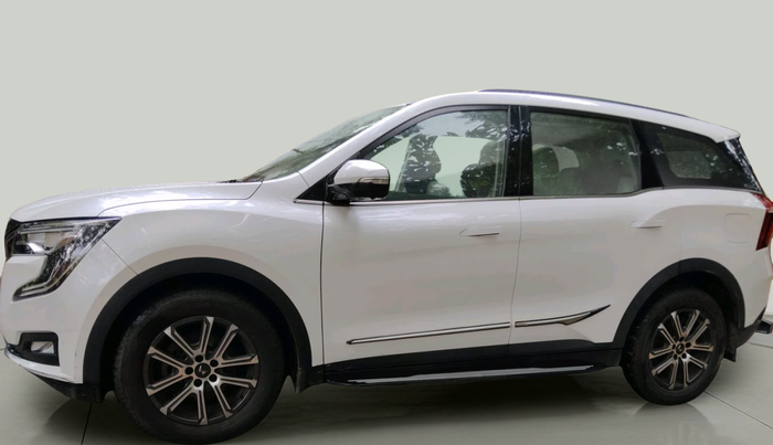 2022 Mahindra XUV700 AX 7 LUXURY D AT 7 STR, Diesel, Automatic, 28,172 km, exterior