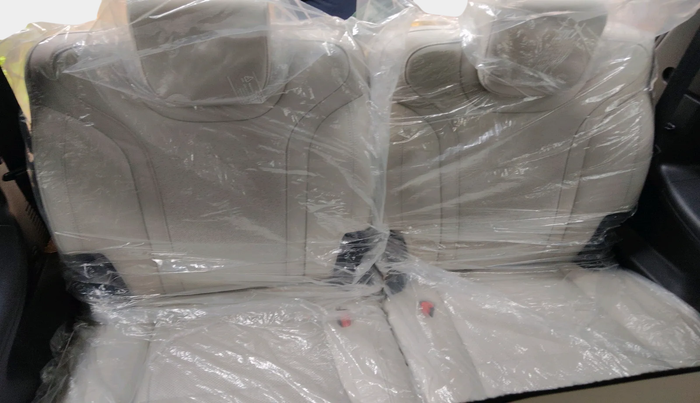 2022 Mahindra XUV700 AX 7 LUXURY D AT 7 STR, Diesel, Automatic, 28,172 km, interior