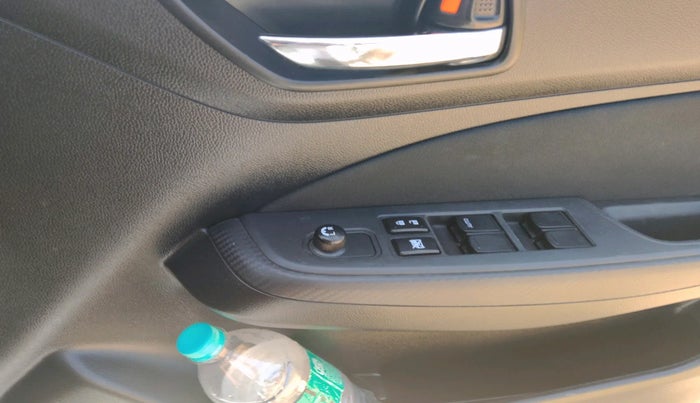 2024 Maruti Swift VXi, Petrol, Manual, 16,337 km, interior