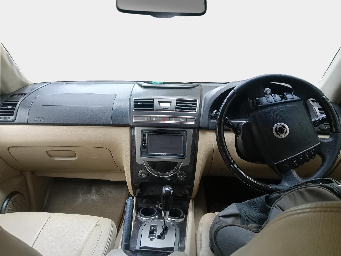2013 Ssangyong Rexton RX7, Diesel, Automatic, 1,20,296 km, interior