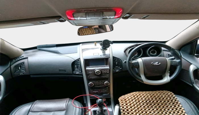 2014 Mahindra XUV500 W8, Diesel, Manual, 1,23,582 km, interior