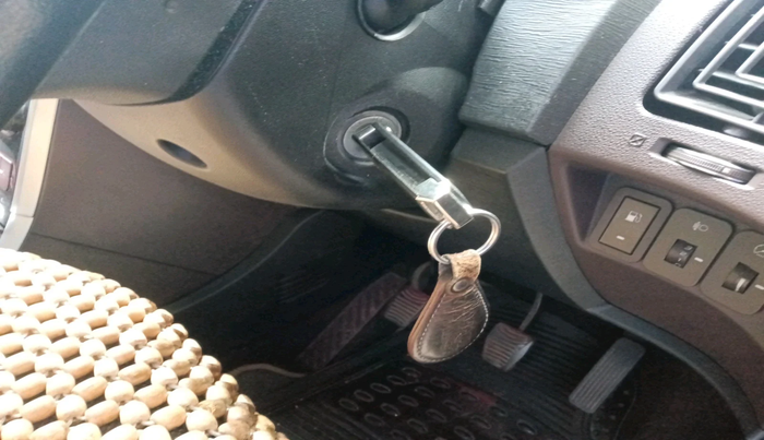 2014 Mahindra XUV500 W8, Diesel, Manual, 1,23,582 km, interior