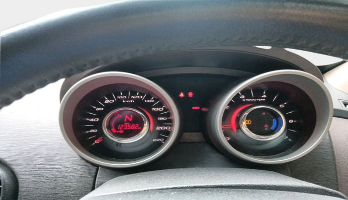 2014 Mahindra XUV500 W8, Diesel, Manual, 1,23,582 km, interior
