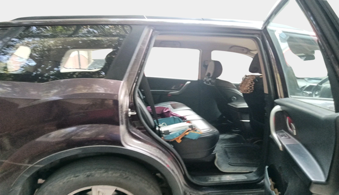 2014 Mahindra XUV500 W8, Diesel, Manual, 1,23,582 km, interior