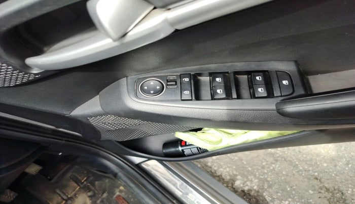 2021 KIA SELTOS HTK 1.5 DIESEL, Diesel, Manual, 1,18,985 km, interior