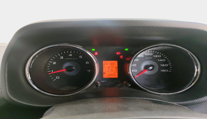 2019 Mahindra TUV 300 PLUS P8, Diesel, Manual, 52,691 km, interior