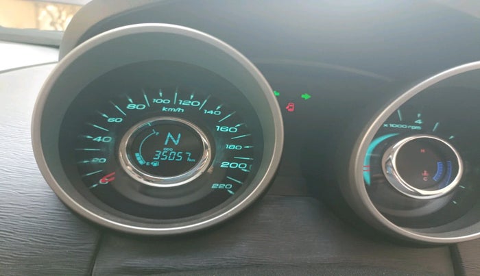 2018 Mahindra XUV500 W6, Diesel, Manual, 35,057 km, interior