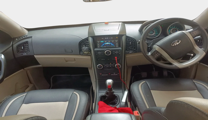 2018 Mahindra XUV500 W6, Diesel, Manual, 35,057 km, interior