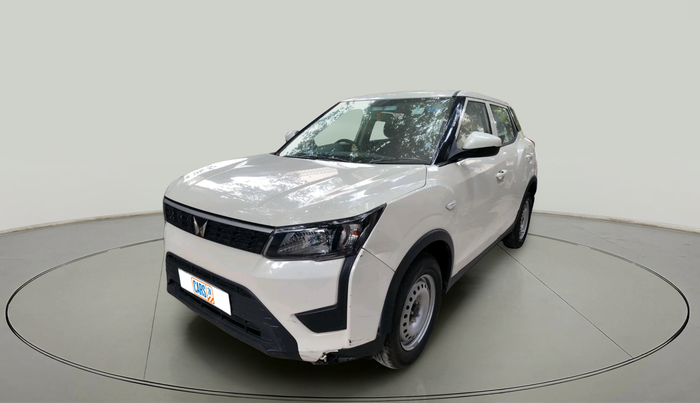 2023 Mahindra XUV300 W4 1.2 PETROL, Petrol, Manual, 6,116 km, exterior